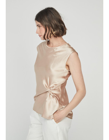 Top liso saten asimétrico