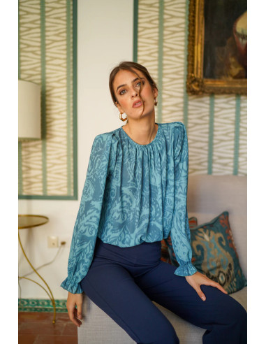 Blusa estampada cuello frunce