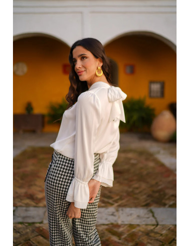 Blusa nudo cuello lisa