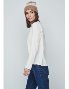 Camiseta pedrería cuello 2