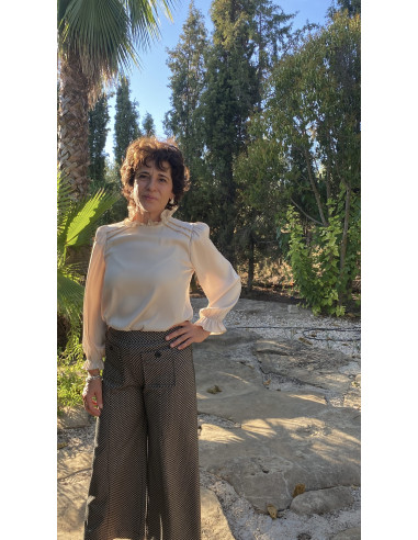 Blusa cuello volantito