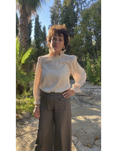 Blusa cuello volantito