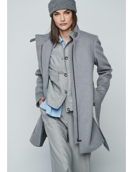 Abrigo corto cinturón gris