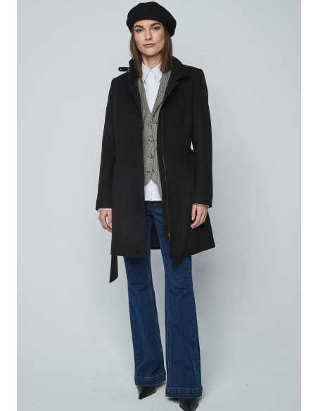 Abrigo corto cinturón negro