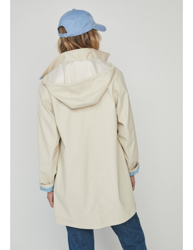 Parka engomada crudo